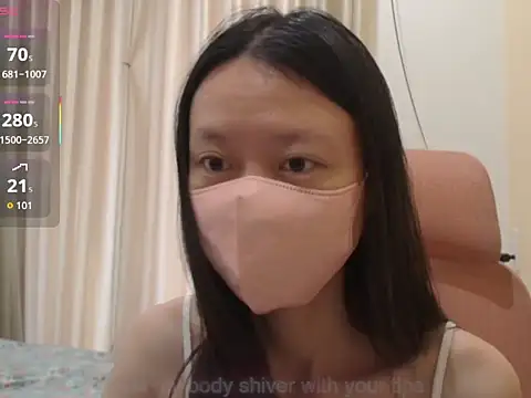 Lil-Cherries online show from November 28, 2:25 am