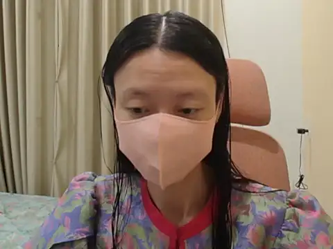 Lil-Cherries online show from January 9, 5:04 pm