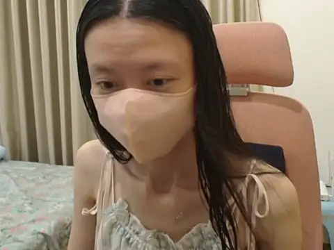 Lil-Cherries online show from March 12, 11:05 am