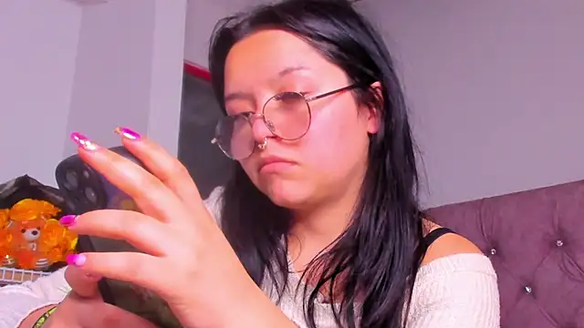 amy  a online show from April 24, 6:27 am