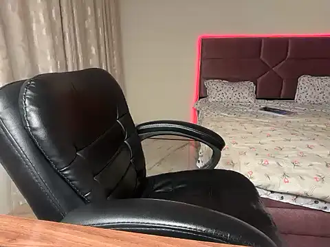 Snapshot of CutiePihu chatting on July 14, 10:21 am CutiePihu online show from July 14, 10:21 am