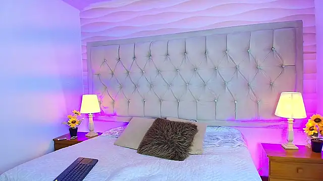 Liathompson FG online show from December 3, 7:45 pm