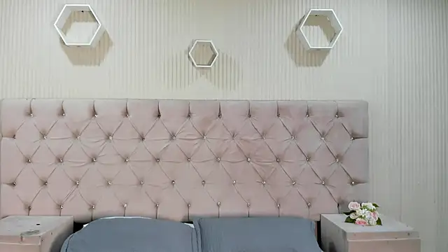 ZarinaWynne online show from June 13, 12:58 pm