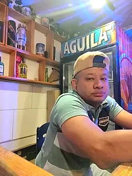 themorenofit08 online show from April 25, 1:08 am