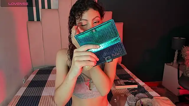 AliceMadnes online show from December 3, 1:24 am