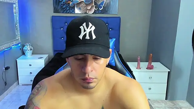 Snapshot of TeylorTompson chatting on November 7, 12:49 pm TeylorTompson online show from November 7, 12:49 pm