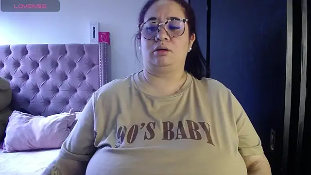 Snapshot of kattybbwbigboobs_ chatting on June 5, 6:02 pm kattybbwbigboobs online show from June 5, 6:02 pm