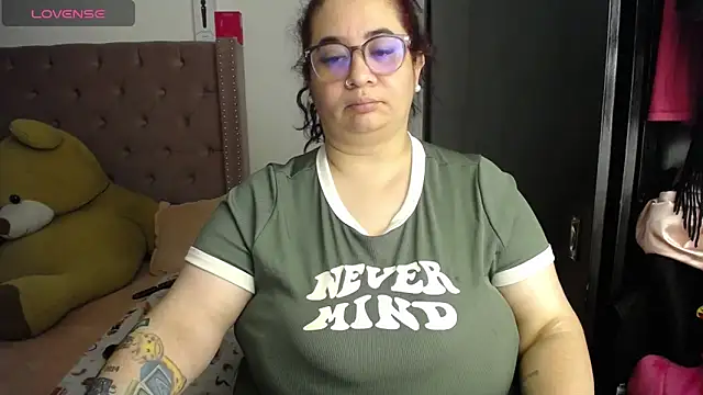 Snapshot of kattybbwbigboobs_ chatting on June 10, 5:39 am kattybbwbigboobs online show from June 10, 5:39 am