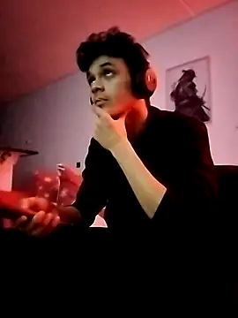 Snapshot of Karmicpleasures_ chatting on November 17, 4:35 pm Karmicpleasures online show from November 17, 4:35 pm