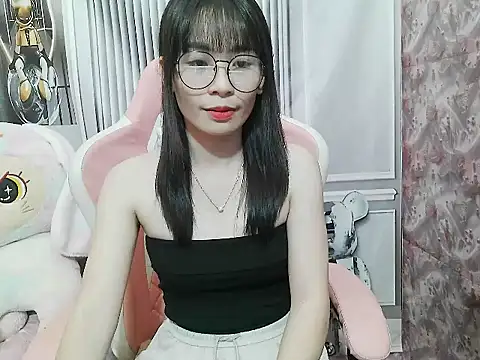 Snapshot of Ella039 chatting on December 17, 5:24 am Ella039 online show from December 17, 5:24 am