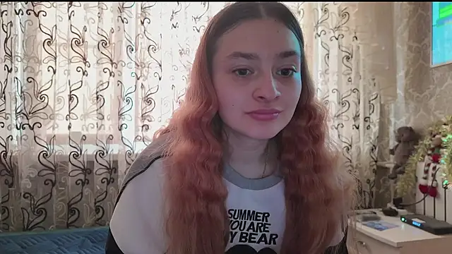 Snapshot of SweetLiaison chatting on March 19, 5:33 am SweetLiaison online show from March 19, 5:33 am