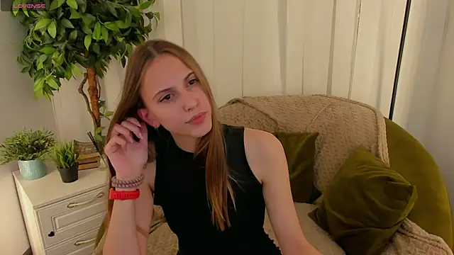 Snapshot of AriaBe11 chatting on November 7, 1:33 pm AriaBe11 online show from November 7, 1:33 pm