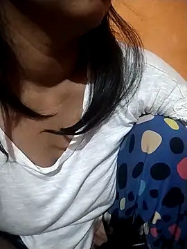 Sexy Divya   online show from April 10, 11:31 pm