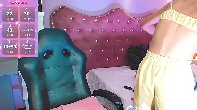 AnnaRouseQueen online show from December 5, 3:59 am