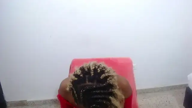 NiaOlsson  online show from November 8, 8:29 pm