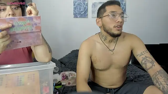 ariannawil online show from December 1, 1:32 am