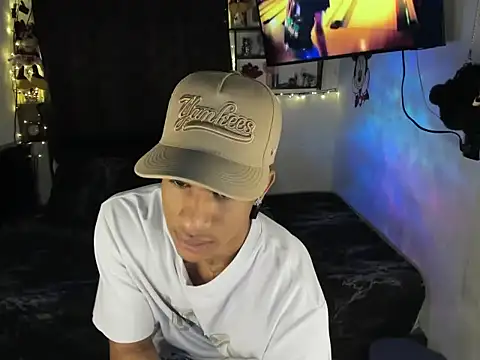 Snapshot of JUANBIGCOCK21CM chatting on July 12, 3:25 pm JUANBIGCOCK21CM online show from July 12, 3:25 pm
