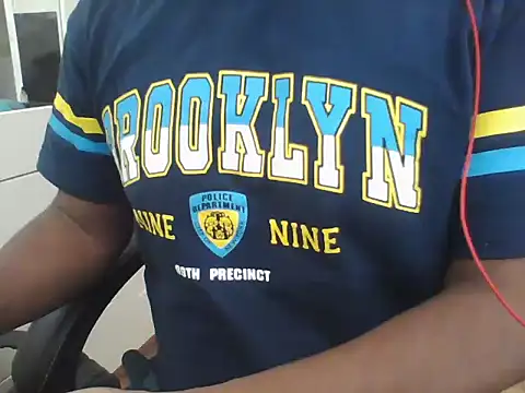 Snapshot of randomstar chatting on November 8, 10:15 am randomstar online show from November 8, 10:15 am