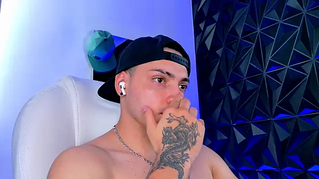 Maxwell Dupont online show from December 21, 7:32 pm