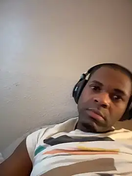 CrookedBeaut online show from January 14, 5:40 pm