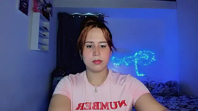 Sofiababyy online show from July 17, 6:13 pm