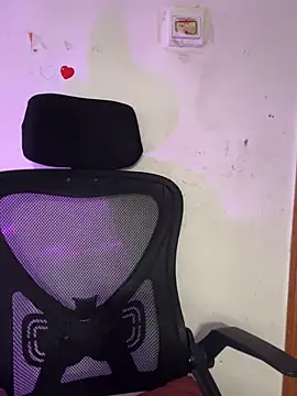 Snapshot of xoxo7799 chatting on November 17, 2:17 am xoxo7799 online show from November 17, 2:17 am