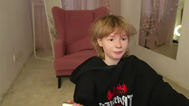 miccka   online show from November 9, 10:35 am