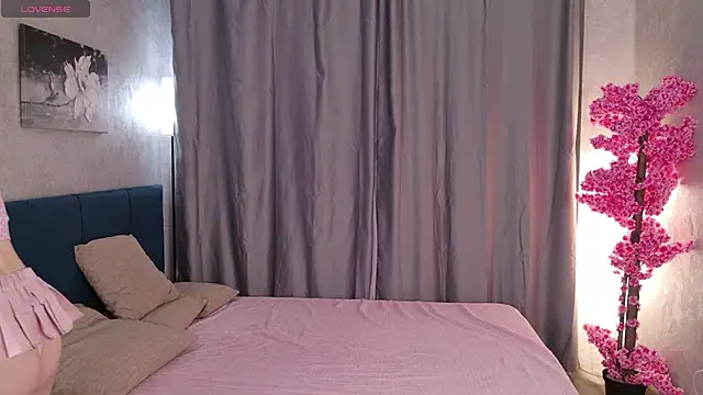 Pinky poetry online show from November 17, 9:20 pm