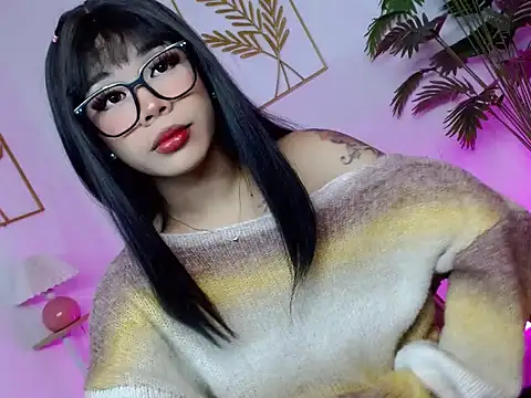 slutty lauraxxx online show from April 11, 3:55 am