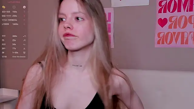 TiffinyMergist online show from November 23, 7:24 pm