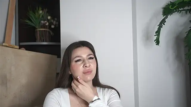 Snapshot of BrittanieBlunt chatting on November 9, 4:00 am BrittanieBlunt online show from November 9, 4:00 am