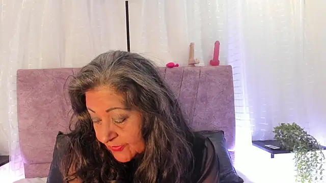 Victoriaa Anderson online show from April 8, 2:39 pm