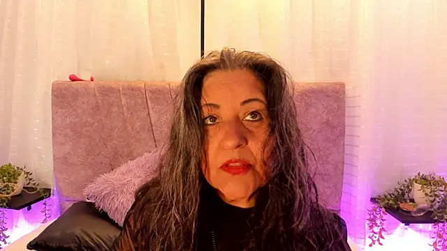 Victoriaa Anderson online show from May 29, 1:31 pm