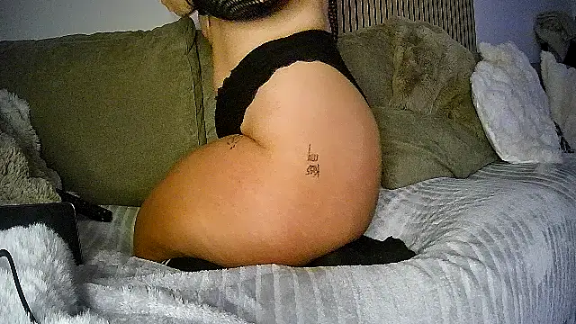 Snapshot of lorenarowena chatting on February 20, 11:16 pm lorenarowena online show from February 20, 11:16 pm