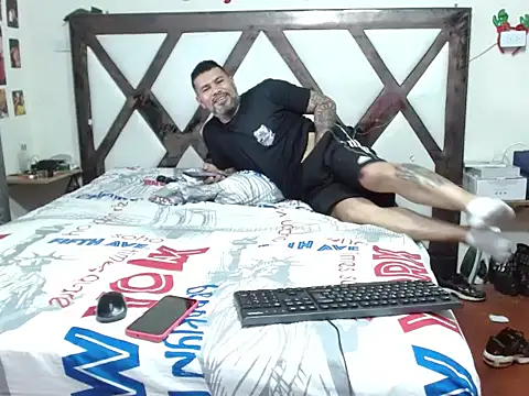 kendraandtommy online show from November 22, 6:40 pm