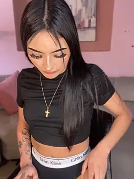 CleoNoir Pink online show from November 10, 6:51 pm