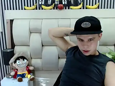 Liam York  online show from November 21, 2:54 am