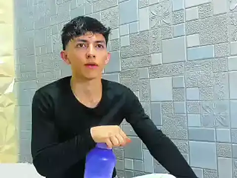 Snapshot of ElanGiraldo chatting on November 11, 10:32 pm ElanGiraldo online show from November 11, 10:32 pm