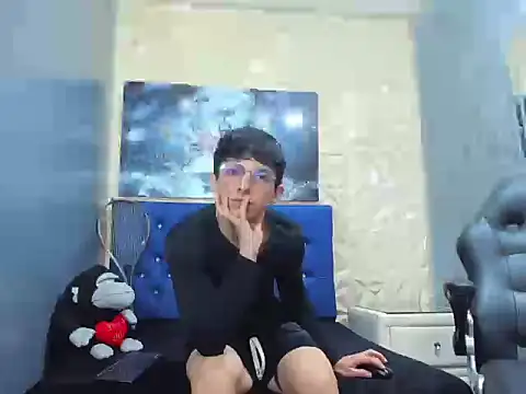 ElanGiraldo online show from March 12, 11:11 pm