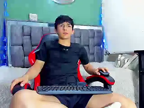 ElanGiraldo online show from April 7, 11:04 pm