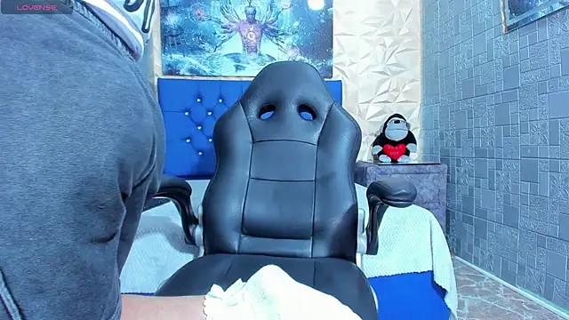 Snapshot of ElanGiraldo chatting on May 6, 11:54 pm ElanGiraldo online show from May 6, 11:54 pm