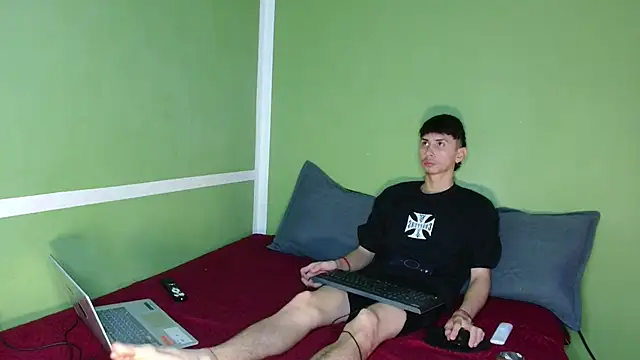 Kurt williams1 online show from December 5, 2:14 pm