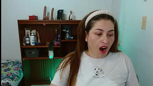 dayan hanks online show from April 22, 12:57 am