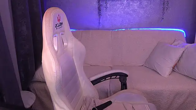 CarolinaaFoxyyy online show from November 13, 3:55 pm