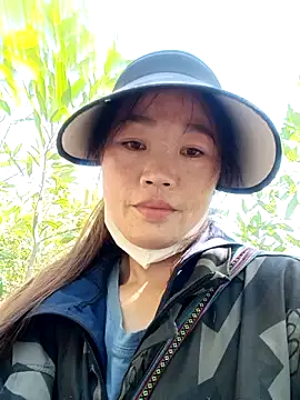 blonde blg online show from November 15, 7:05 am