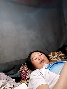 blonde blg online show from April 18, 2:10 pm