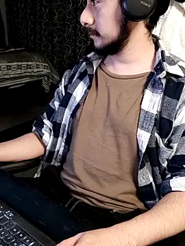 Snapshot of fere19933 chatting on November 15, 8:33 am fere19933 online show from November 15, 8:33 am