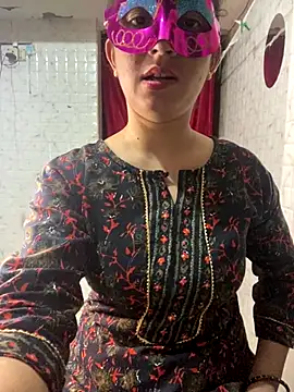 Red Queen 11 online show from November 23, 7:13 pm