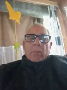Snapshot of andy-1961 chatting on May 17, 4:47 pm andy-1961 online show from May 17, 4:47 pm