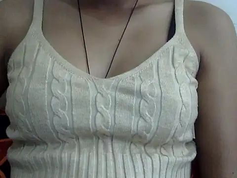 SEXY PRIYA83 online show from February 18, 5:03 am